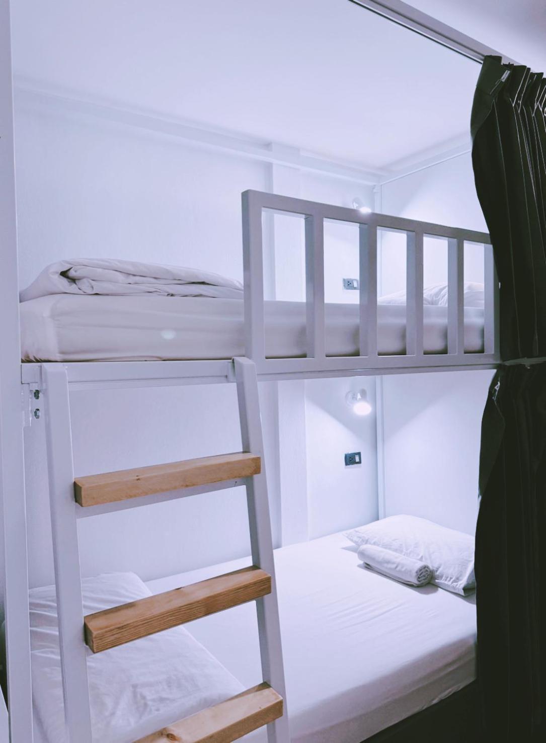 Zleepinezz Hostel Аюттхая Экстерьер фото