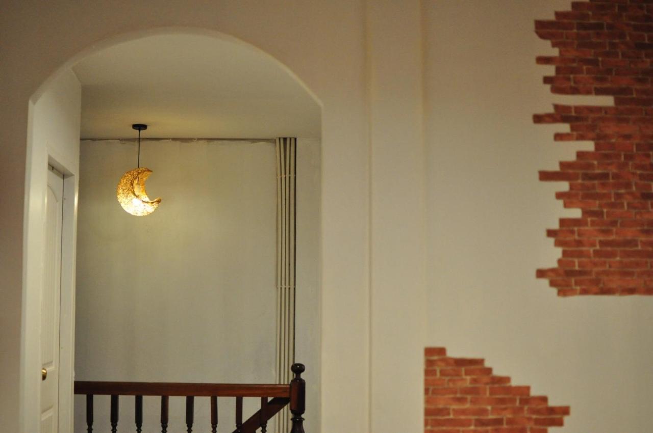 Zleepinezz Hostel Аюттхая Экстерьер фото